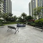 Paradise Pines Central Park Jb